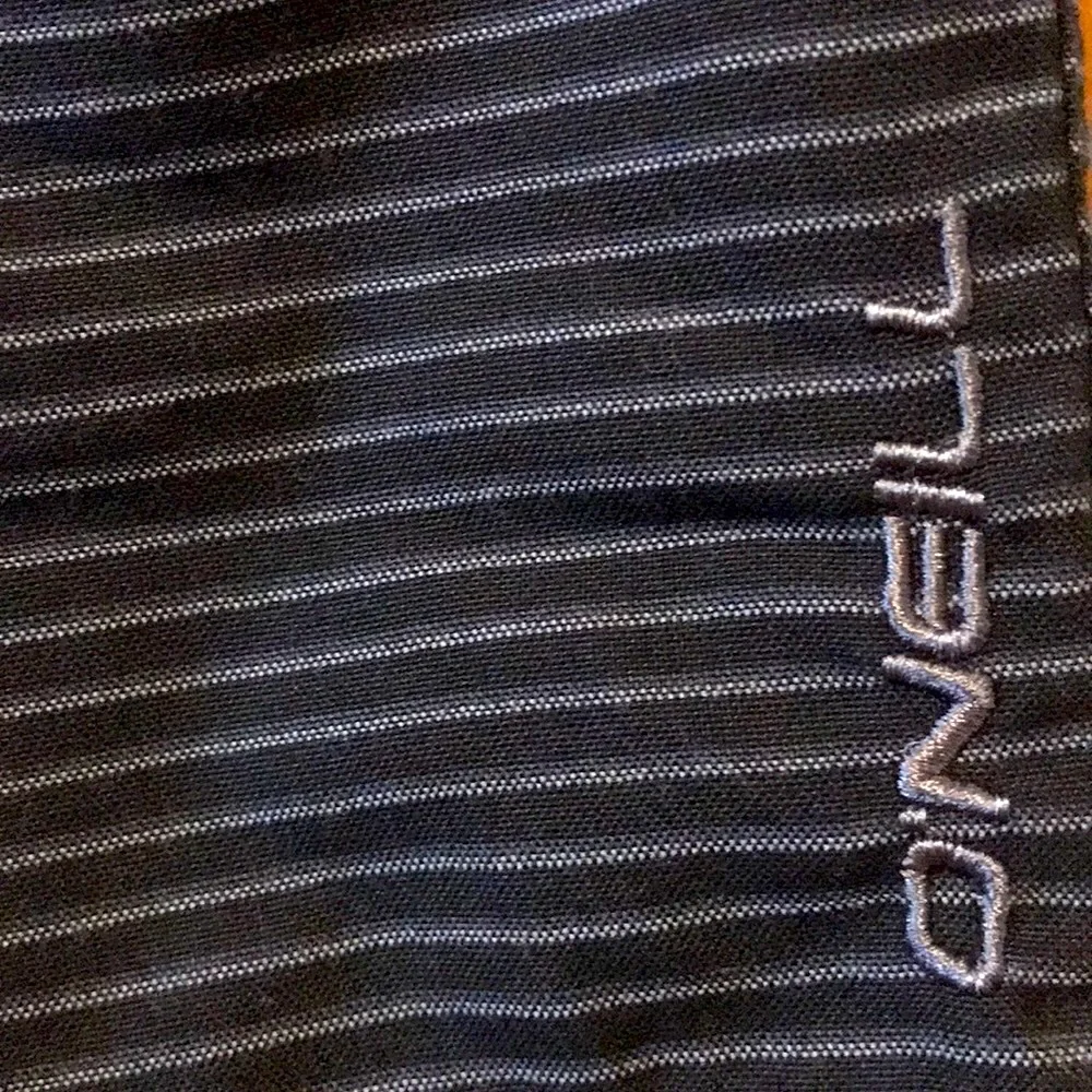 O’Neill sz 36 India black woven horizontal pinstriped woven shorts 9” inseam EUC
